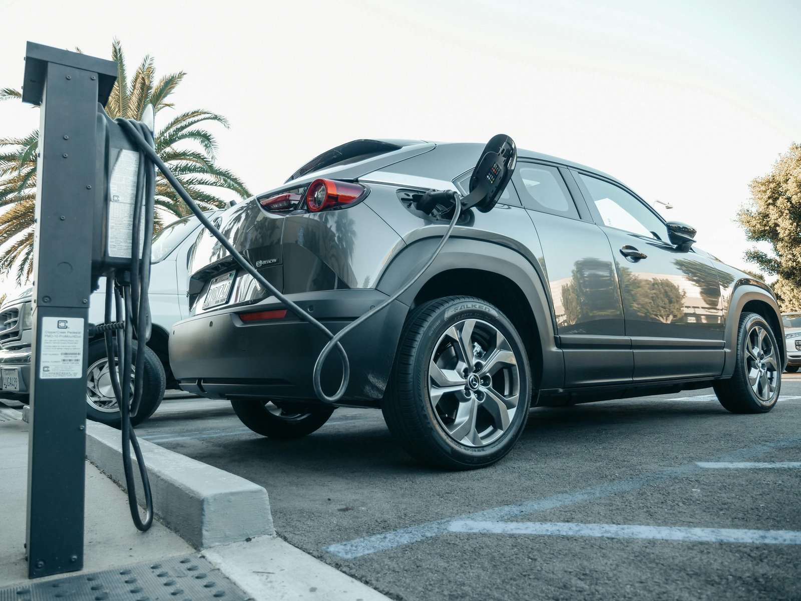Installation borne de recharge IRVE pour véhicule électrique